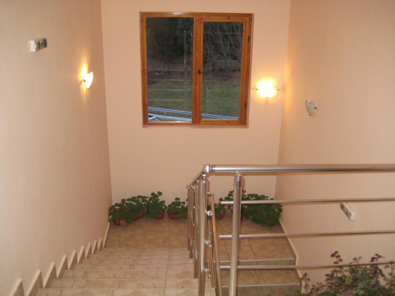 Hotel Restaurant Popini Laki Yagodina Exterior photo